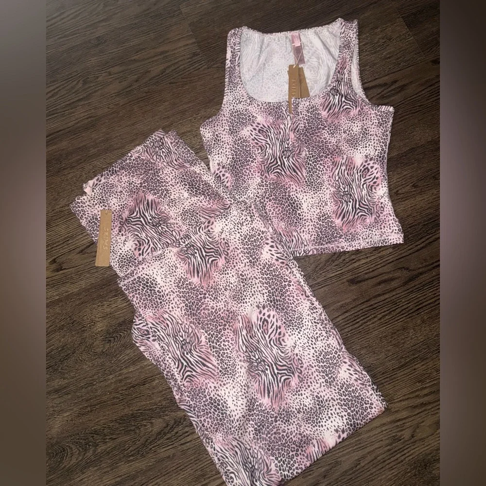 NWT SKIMS Sleepwear Set Tank/Pants Bloom in Mini Multi Animal - Picture 3 of 11
